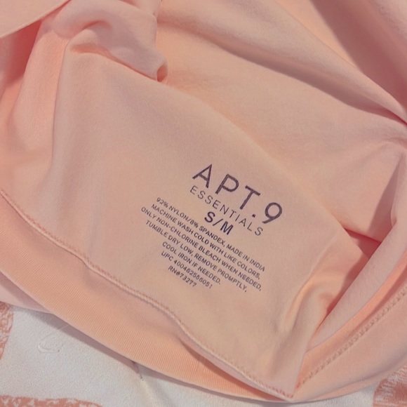 Tank size small new with out tags - Picture 3 of 3